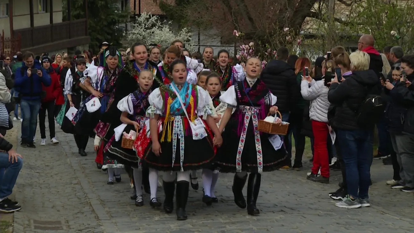 Húsvét Hollókőn