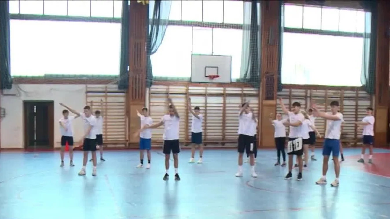 Testnevelés órát tartott az olimpiai bronzérmes kajakos + videó