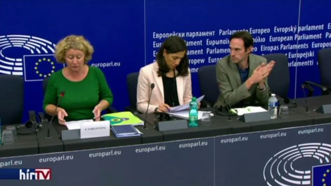 Sargentini is tüntet a magyar kormány és Orbán Viktor ellen