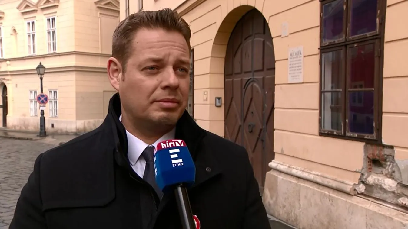 Az LMP a botrányok ellenére kitart a Jobbik mellett