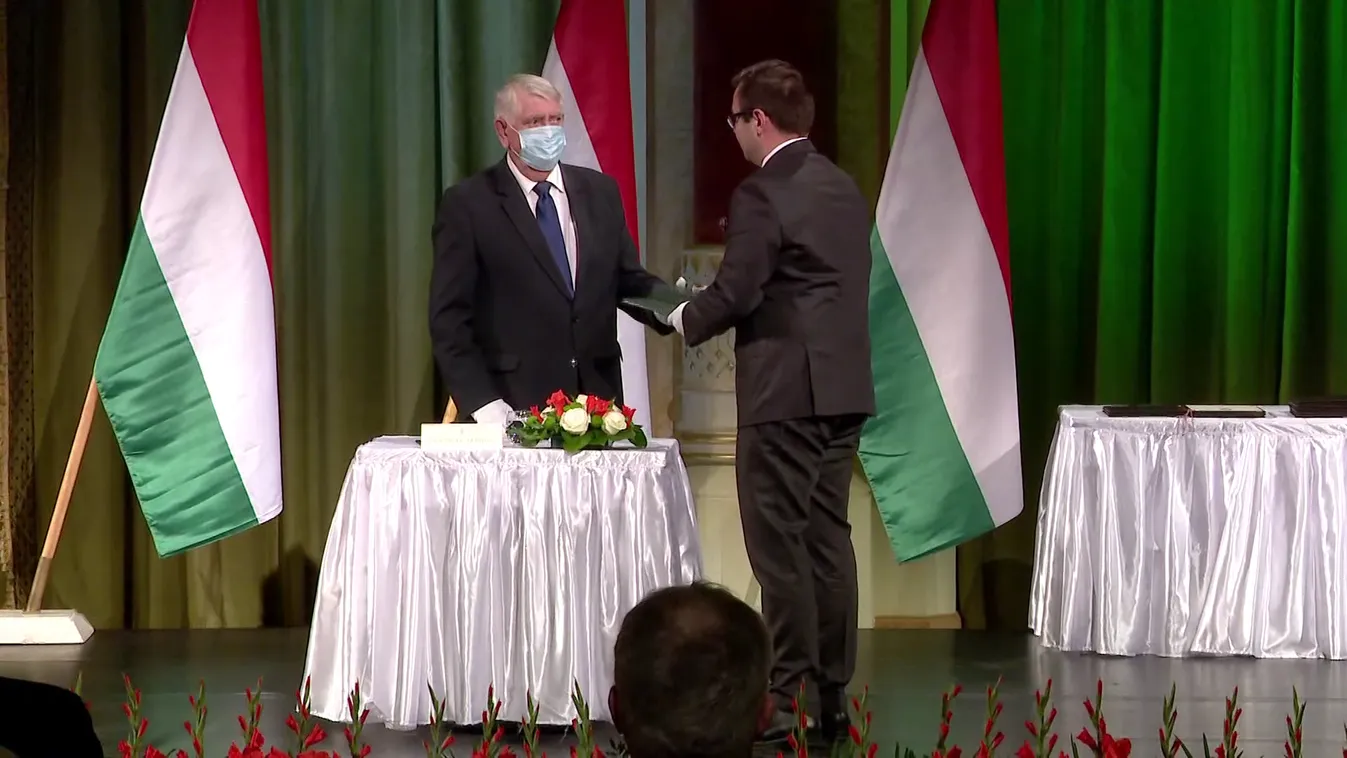 Állami kitüntetéseket adott át az emberi erőforrások minsztere