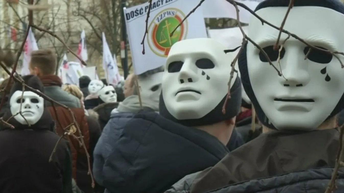 Több ezren követeltek magasabb béreket és jobb munkakörülményeket