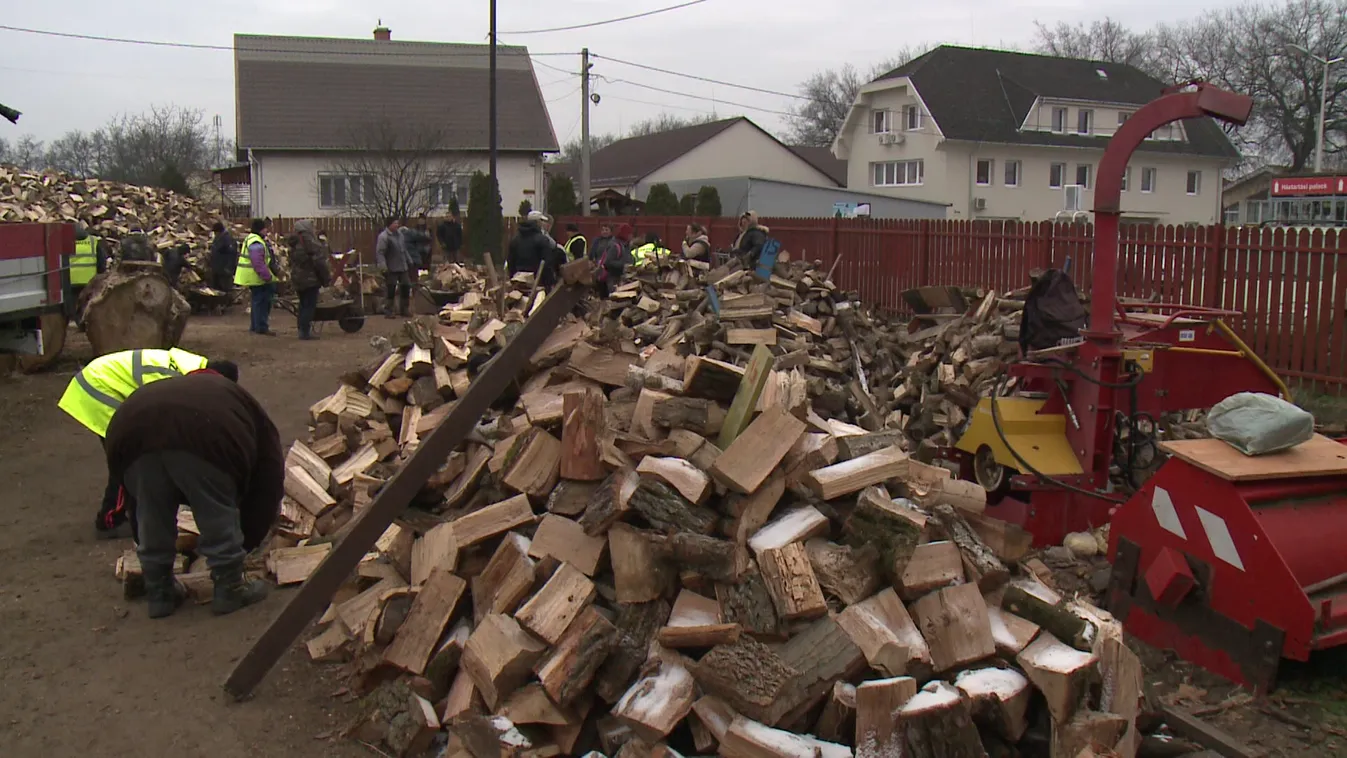 Megkezdődött a szociális tűzifa kiszállítása