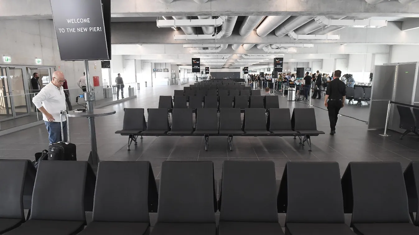 Hivatalosan is átadták a 2B terminál új utasmólóját