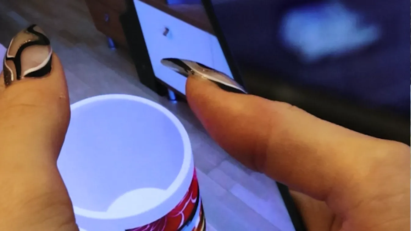 Ma már az vagy, amit posztolsz