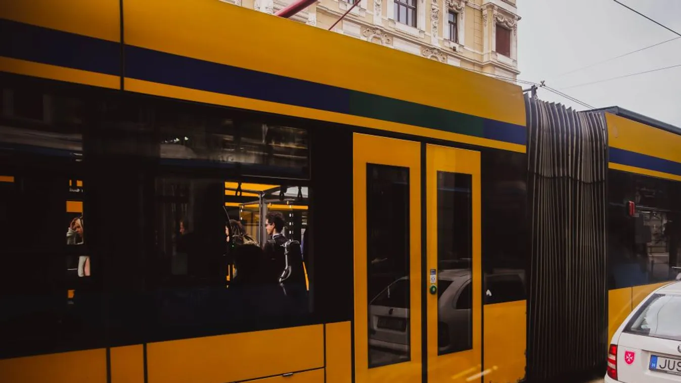 A legforgalmasabb villamosvonalon tartottak ellenőrzést a fővárosi rendőrök