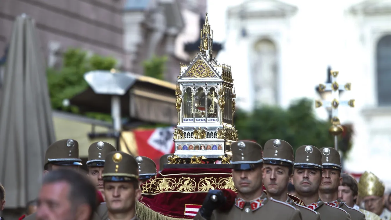 Azonnal be lehet avatkozni, ha bármi veszélyeztetné az ünnep lebonyolítását
