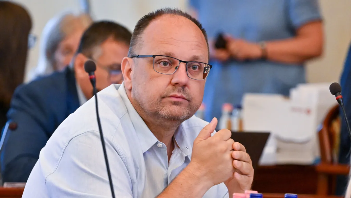 Wintermantel Zsolt: Vesztes csatába küldte Karácsonyt a dollárbaloldal hadvezére