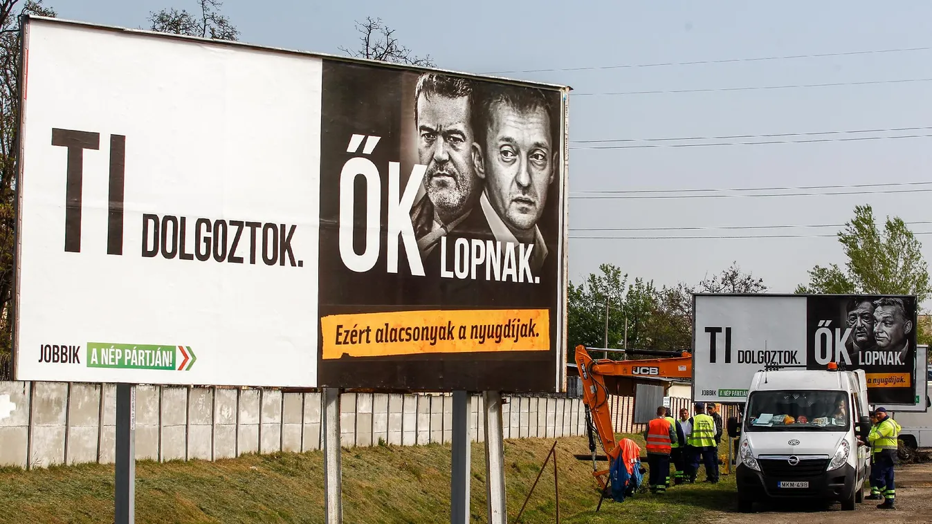 Százezreket is kaphattak az óriásplakátok összeírásáért a hivatalnokok