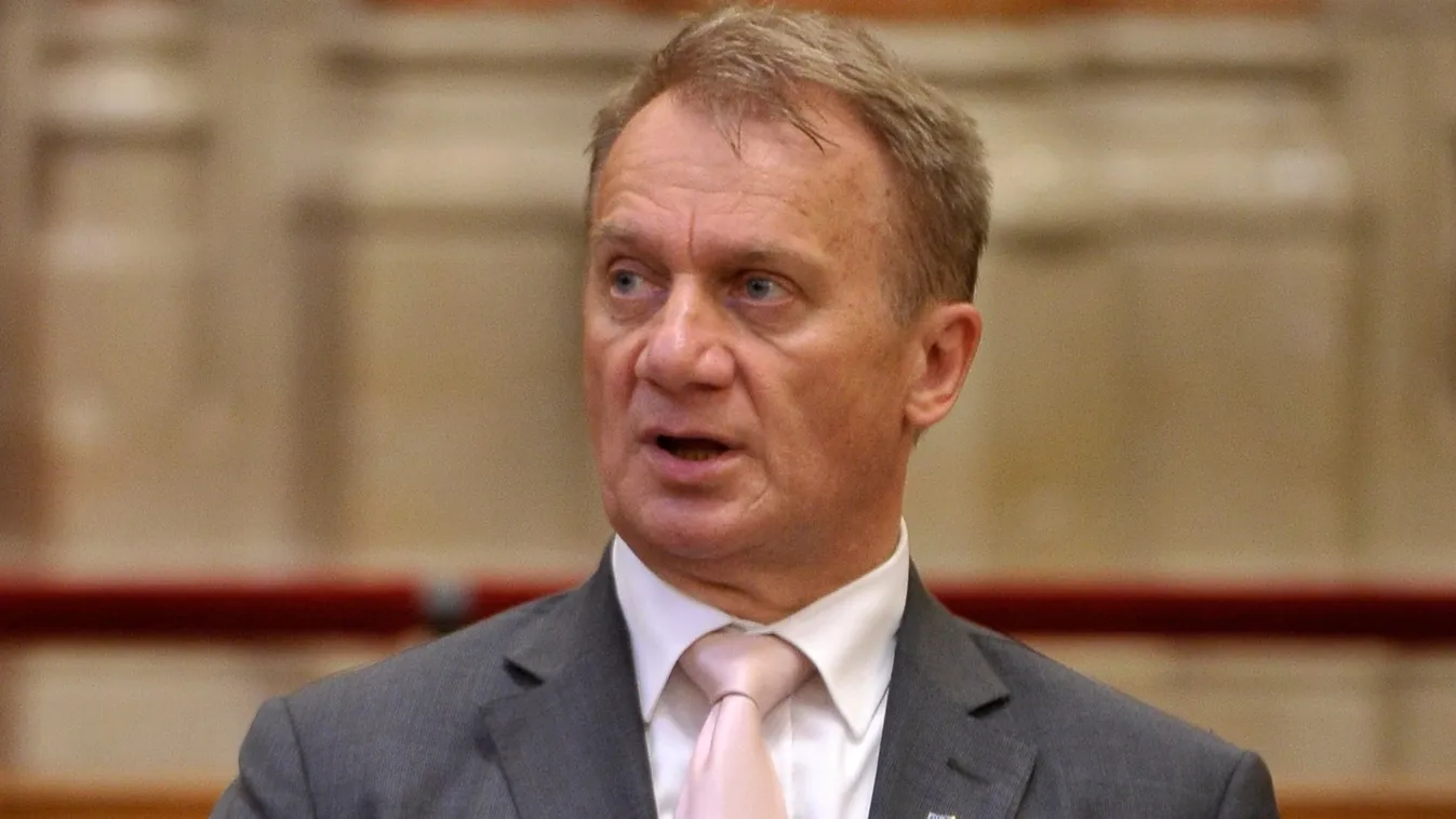 Az ellenzéki frakciók támogatásukról biztosították Varju Lászlót