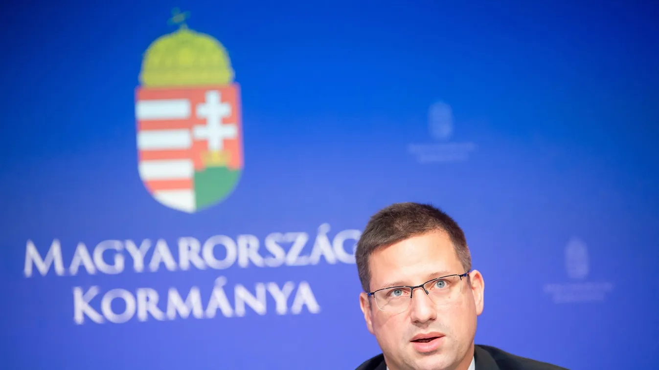 Magyar Péterről is beszélt Gulyás Gergely a Kormányinfón