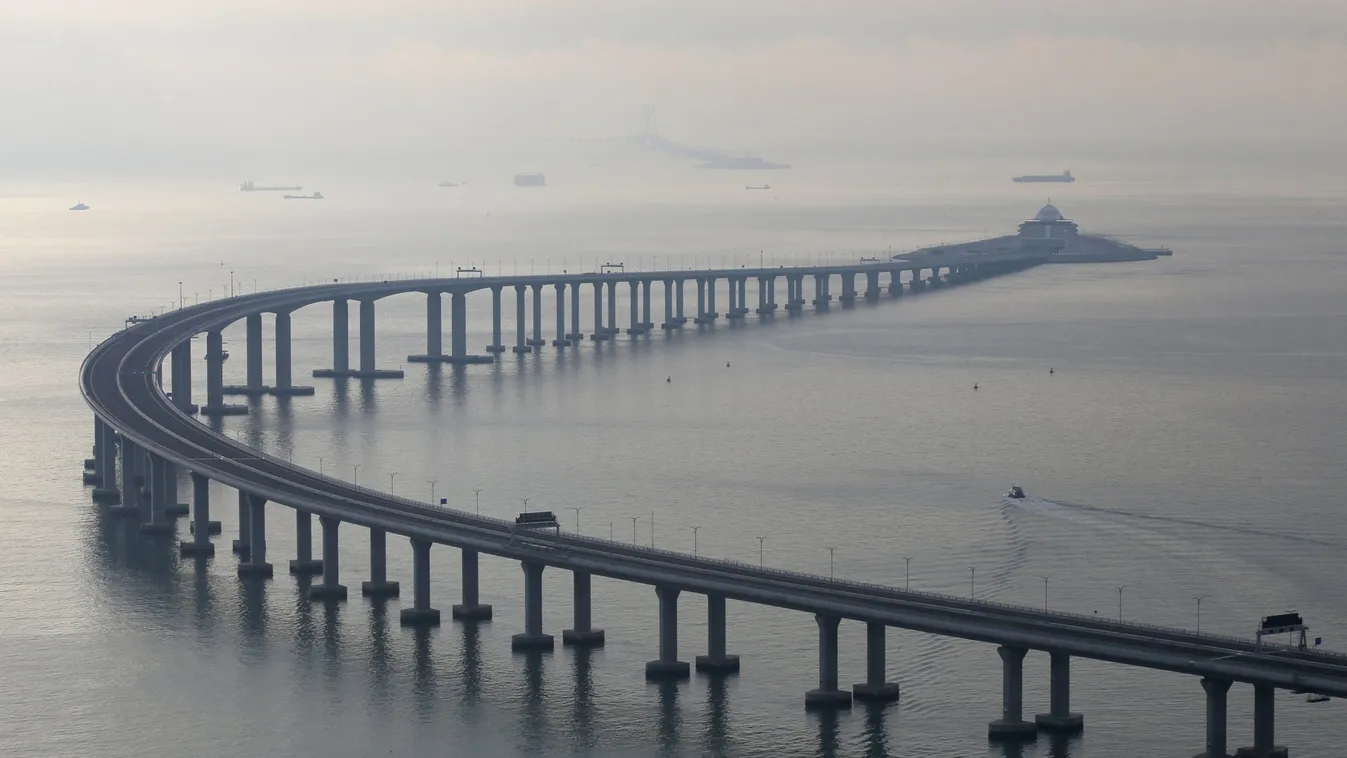 Átadták a világ leghosszabb tengeri hídját