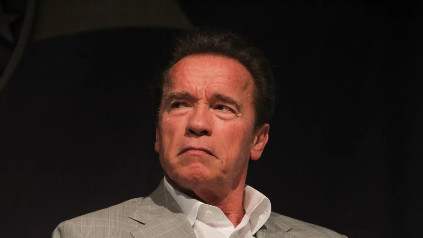 Szörnyű autóbaleset részese volt Arnold Schwarzenegger