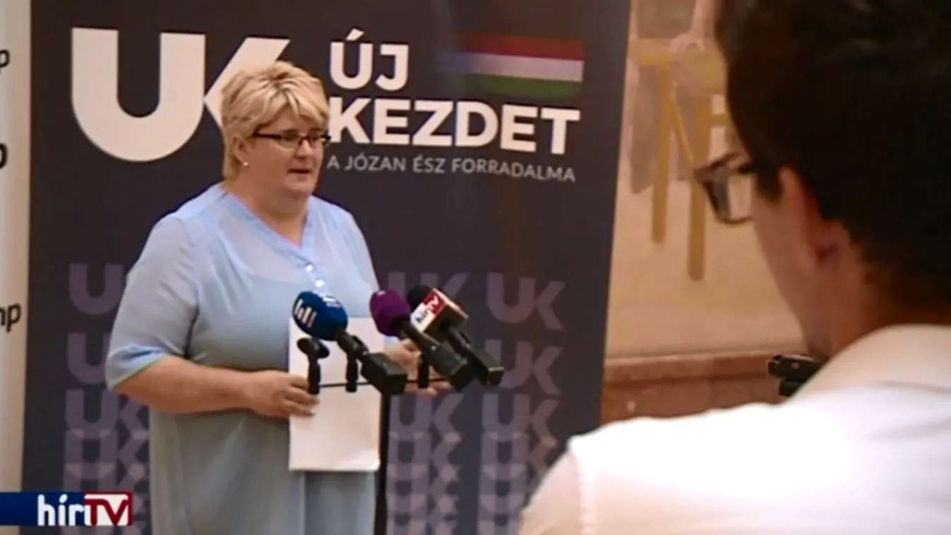 Emelne a köztisztviselői alapilletményen az LMP