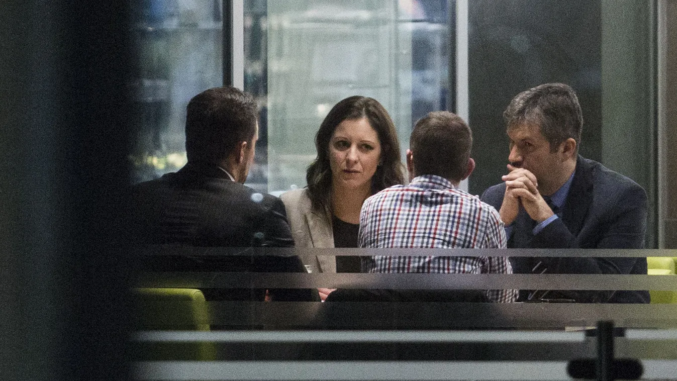 Egy benzinkúton tárgyalt Szél és Vona