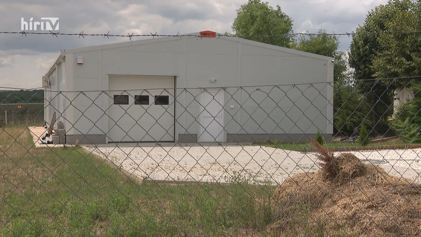 A cégtáblák sem láthatóak a Cseh Katalinhoz köthető cégek szécsényi telephelyén