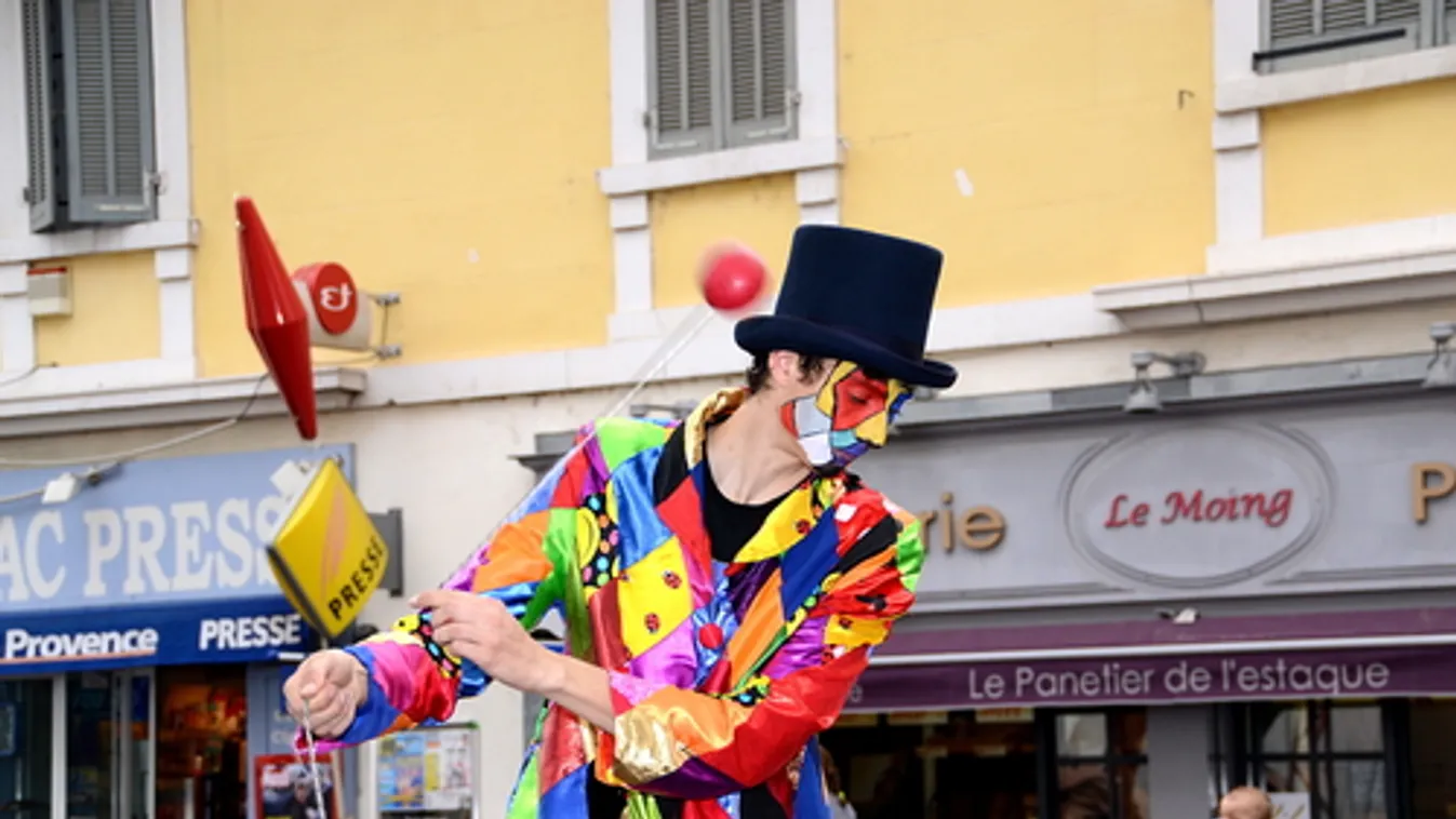Több ezren karneváloztak a dél-franciaországi Marseille-ben