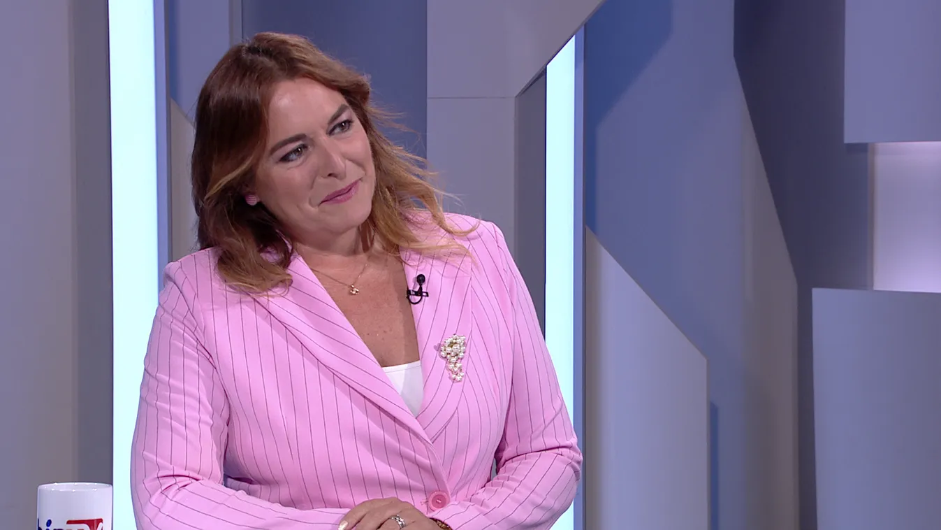 Vitályos Eszter: elfogadhatatlanok a repülőtéri késések + videó