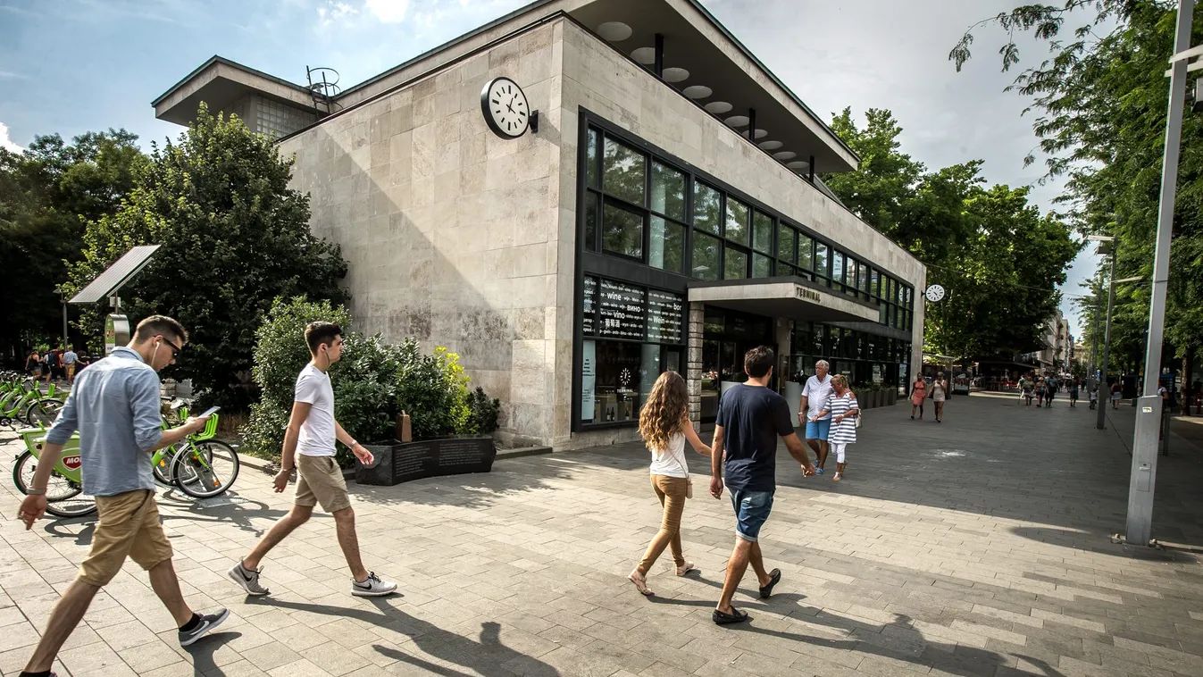 Elszállították a robbanótesteket a fővárosi Erzsébet térről