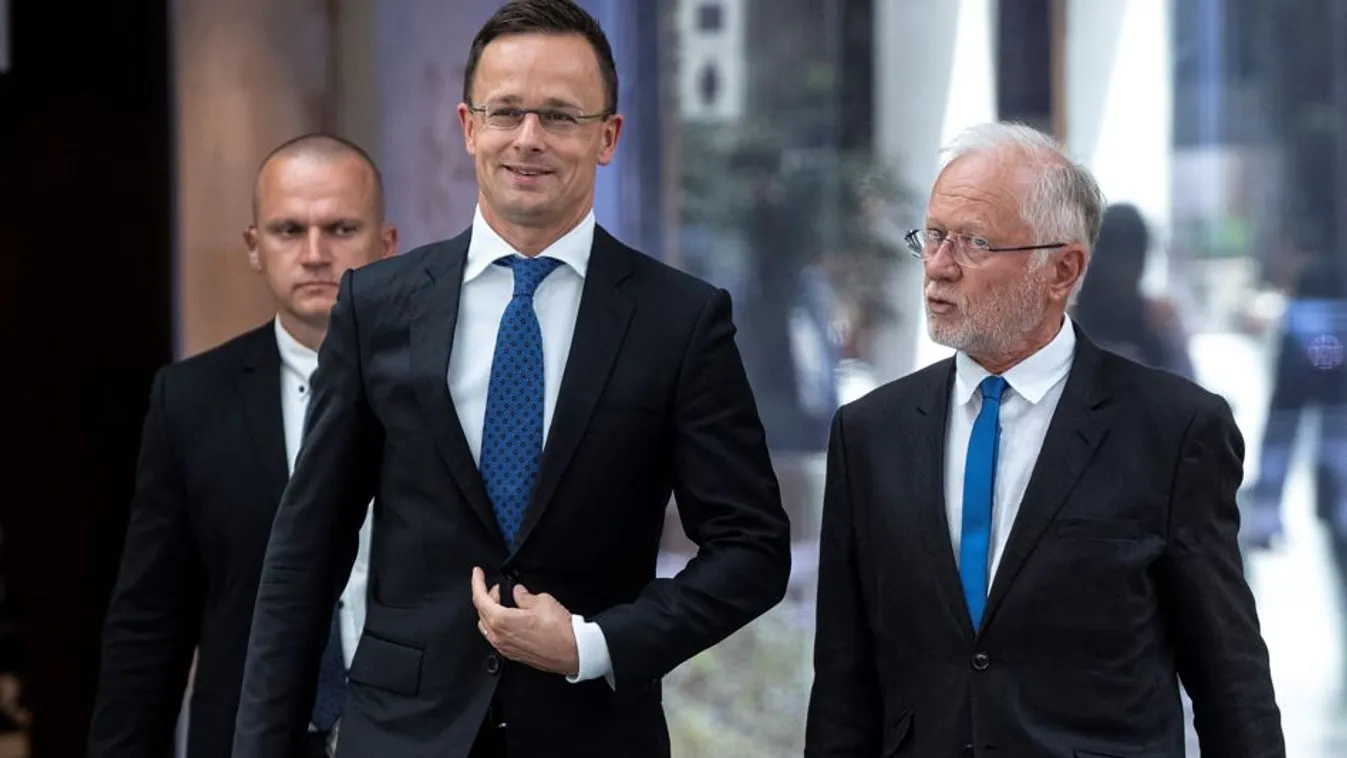 Szijjártó: A kormány elkötelezett marad amellett, hogy a segítséget kell odavinni, ahol a baj van