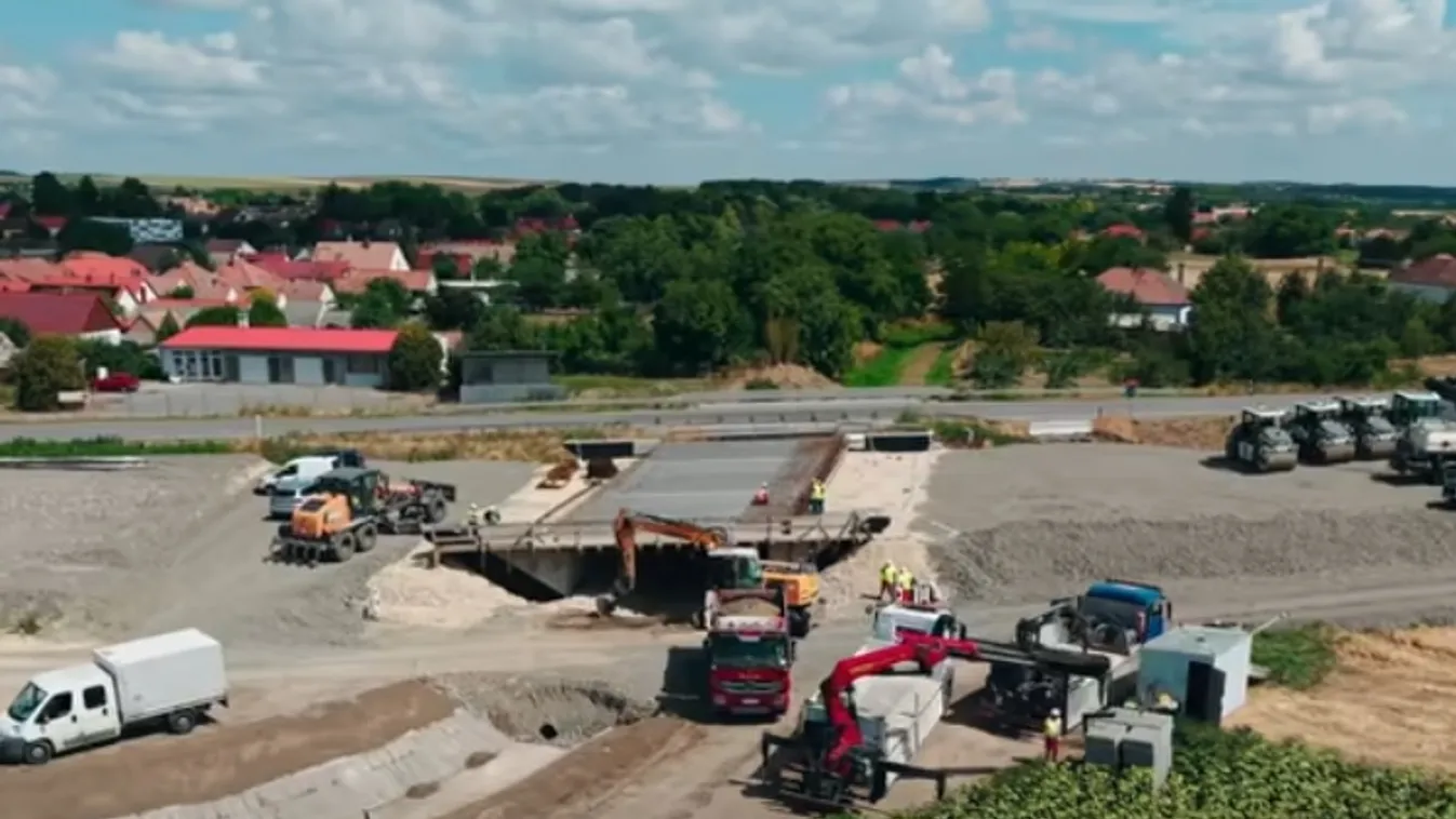 Jó hír a Veszprém környékieknek: folytatódik a vármegye egyik legforgalmasabb főútjának fejlesztése