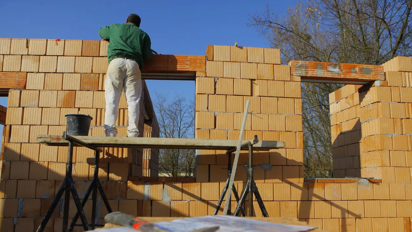 Az új lakások negyedét építik csoktámogatással