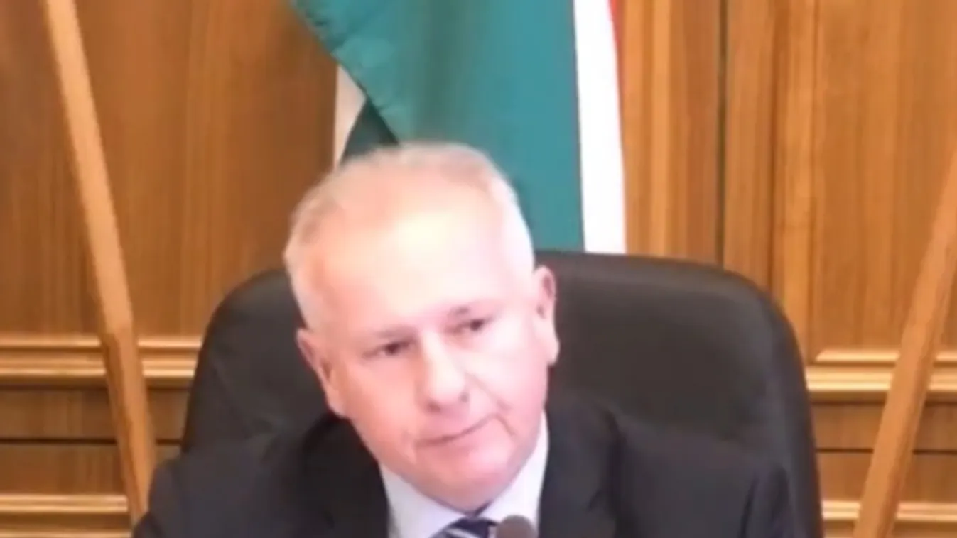 Káromkodással fejezte ki véleményét Pécs polgármestere a közgyűlésen + videó