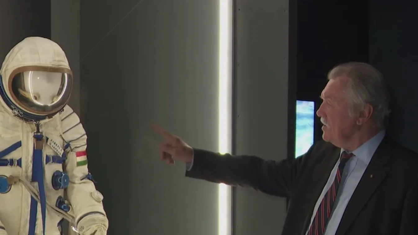 Radar – Huniverzum- Irány a világűr!  + videó