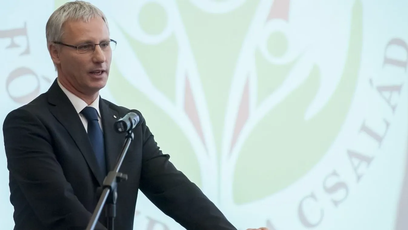 Soltész: Nagy a karitatív szervezetekbe vetett bizalom