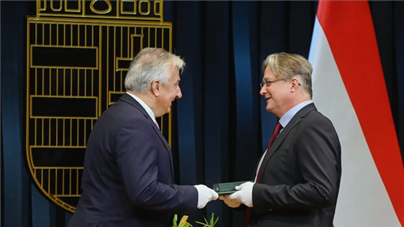 Átadták a Szent István-napi állami kitüntetéseket