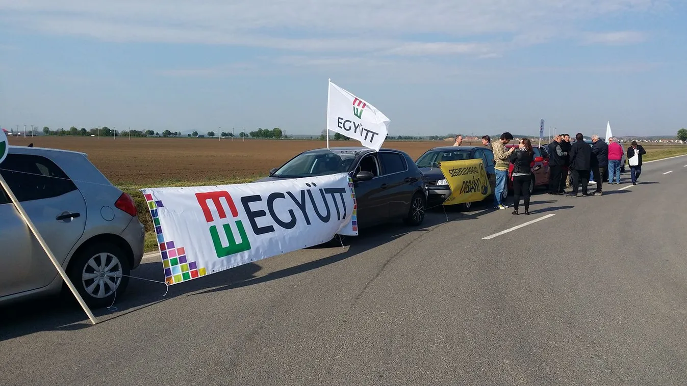 Tüntetők várták Orbán Viktort Mohácson