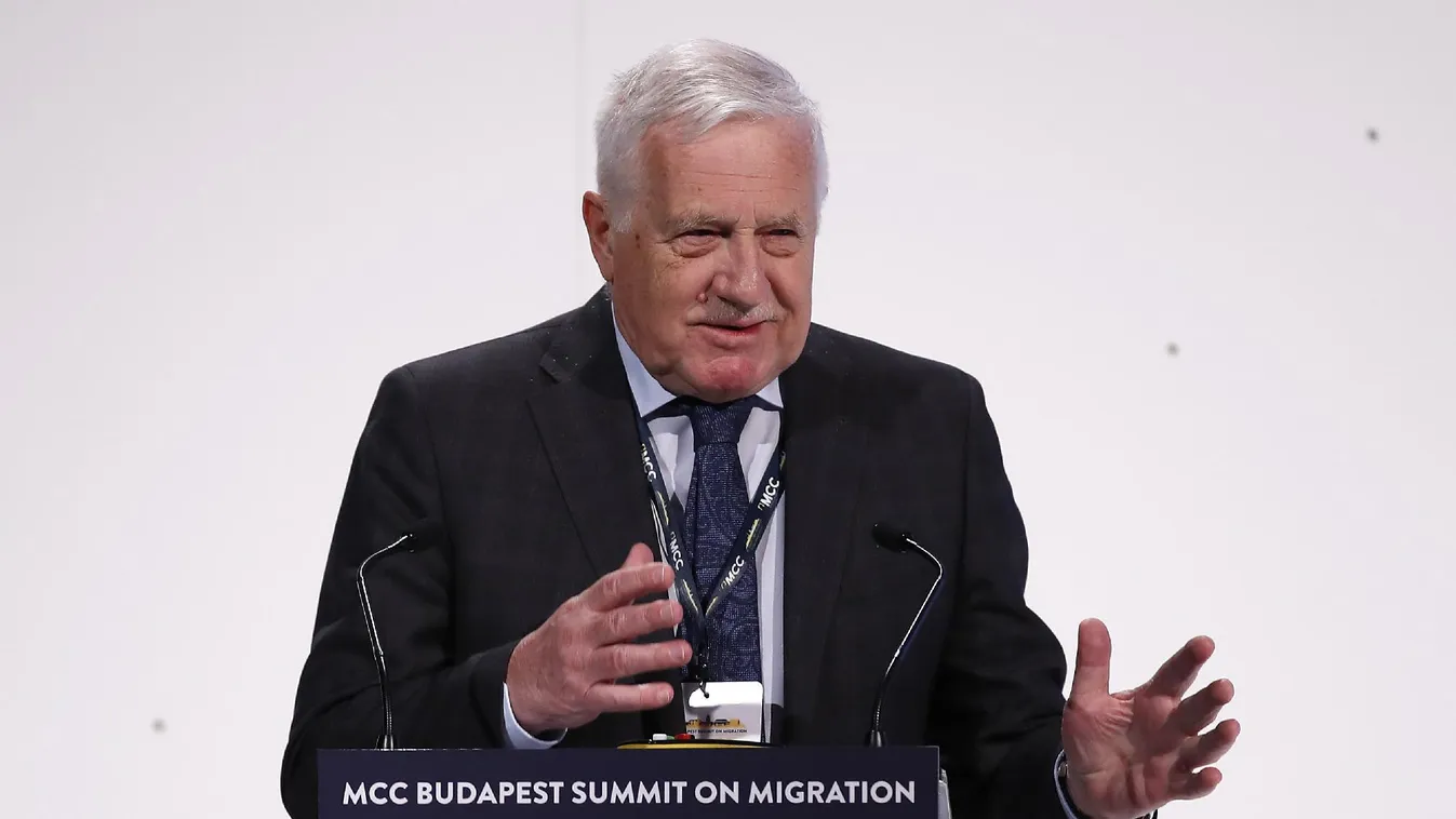 Klaus: A tömeges migráció alapjaiban támadja a célországok hagyományait