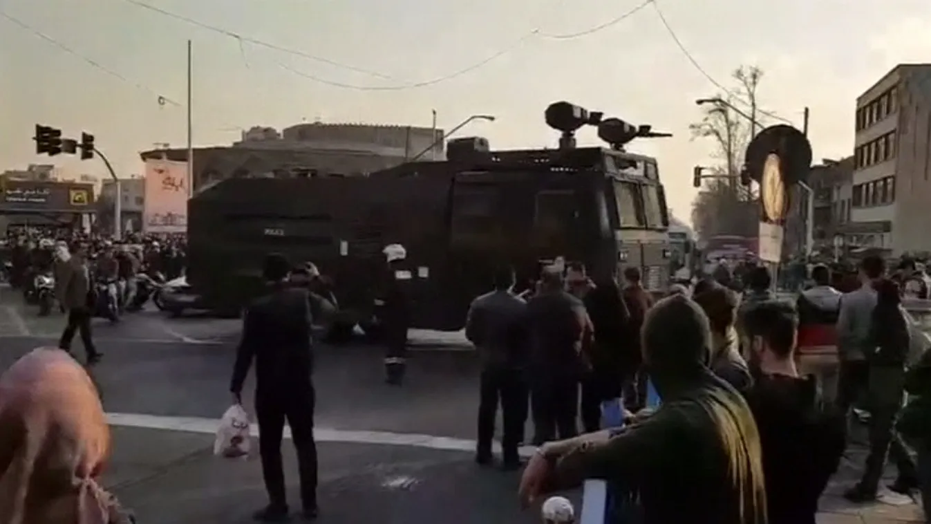 Áll a bál Teherán utcáin