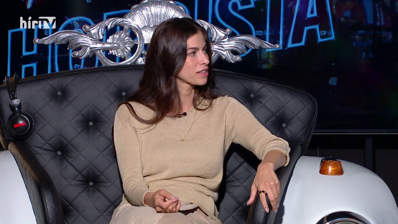 Politikai hobbista - Szentkirályi Alexandra: Karácsonynak az is bele van írva a zoknijába, melyik a jobb és melyik a bal + videó