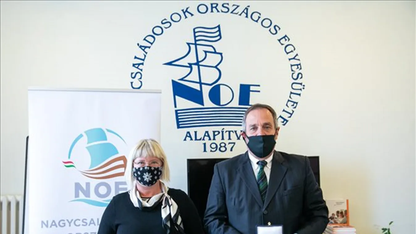 Gál Kinga és Hölvényi György is megkapta a NOE-díjat