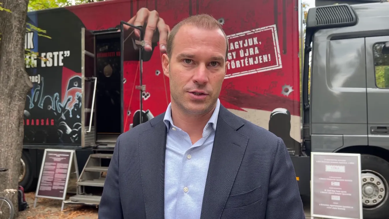 Egerbe érkezett a Vérbe fojtott szabadság című vándorkiállítás