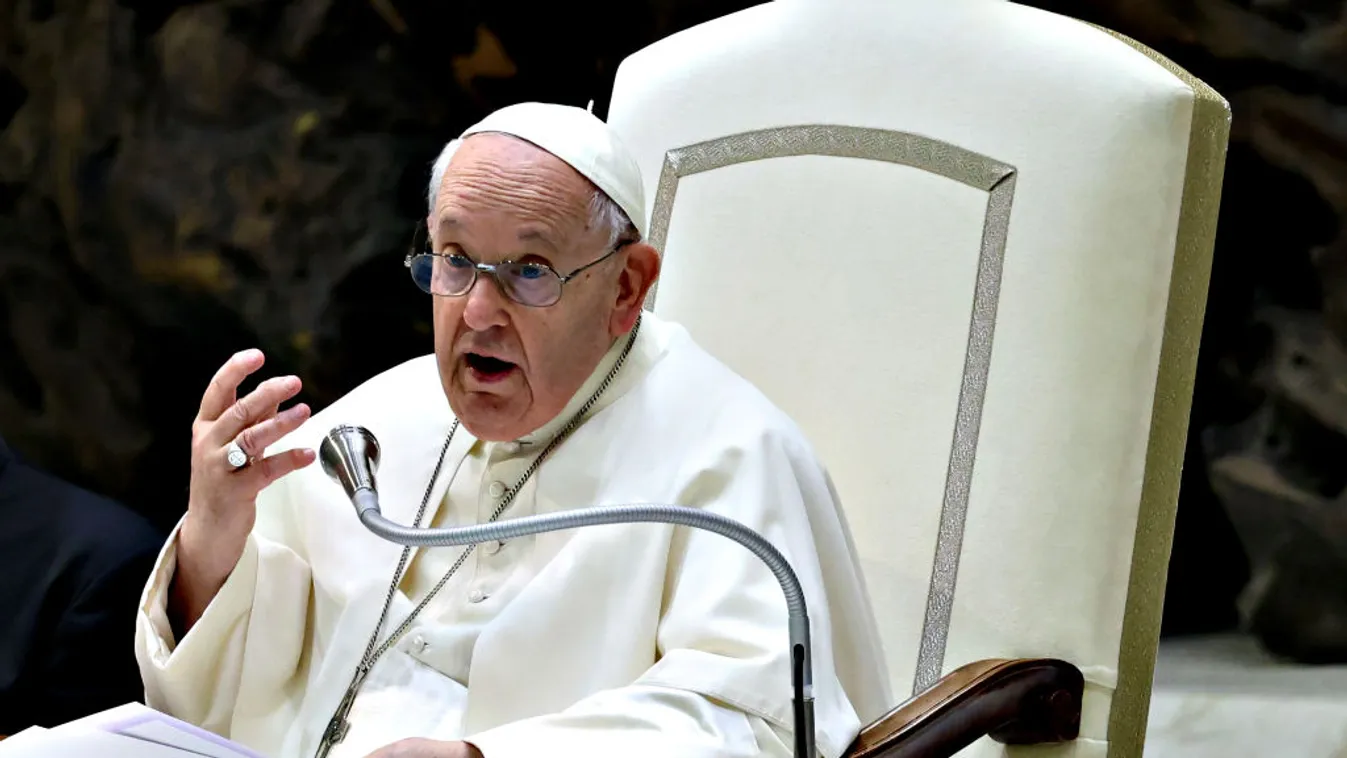 Ferenc pápa beterjesztette a Vatikán új alaptörvényének tervét