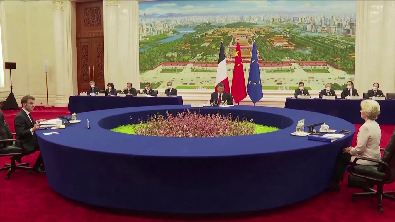 Pekingben tárgyalt Emmanuel Macron és Ursula von der Leyen