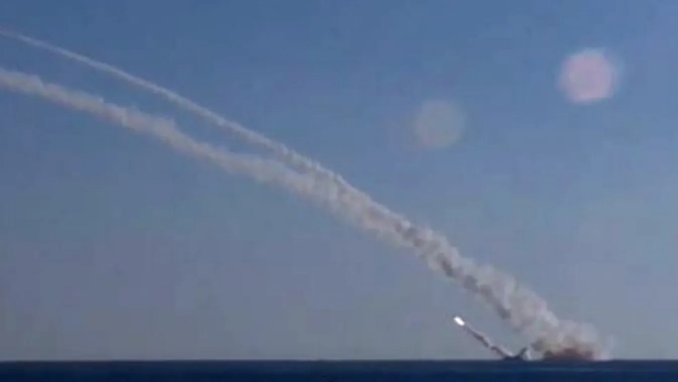 Tengeralattjáróról is lövik az Iszlám Államot