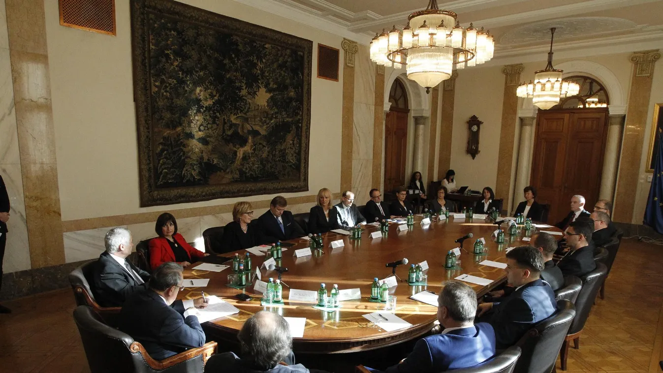 Feljelentette a magyar kormányt az OBT