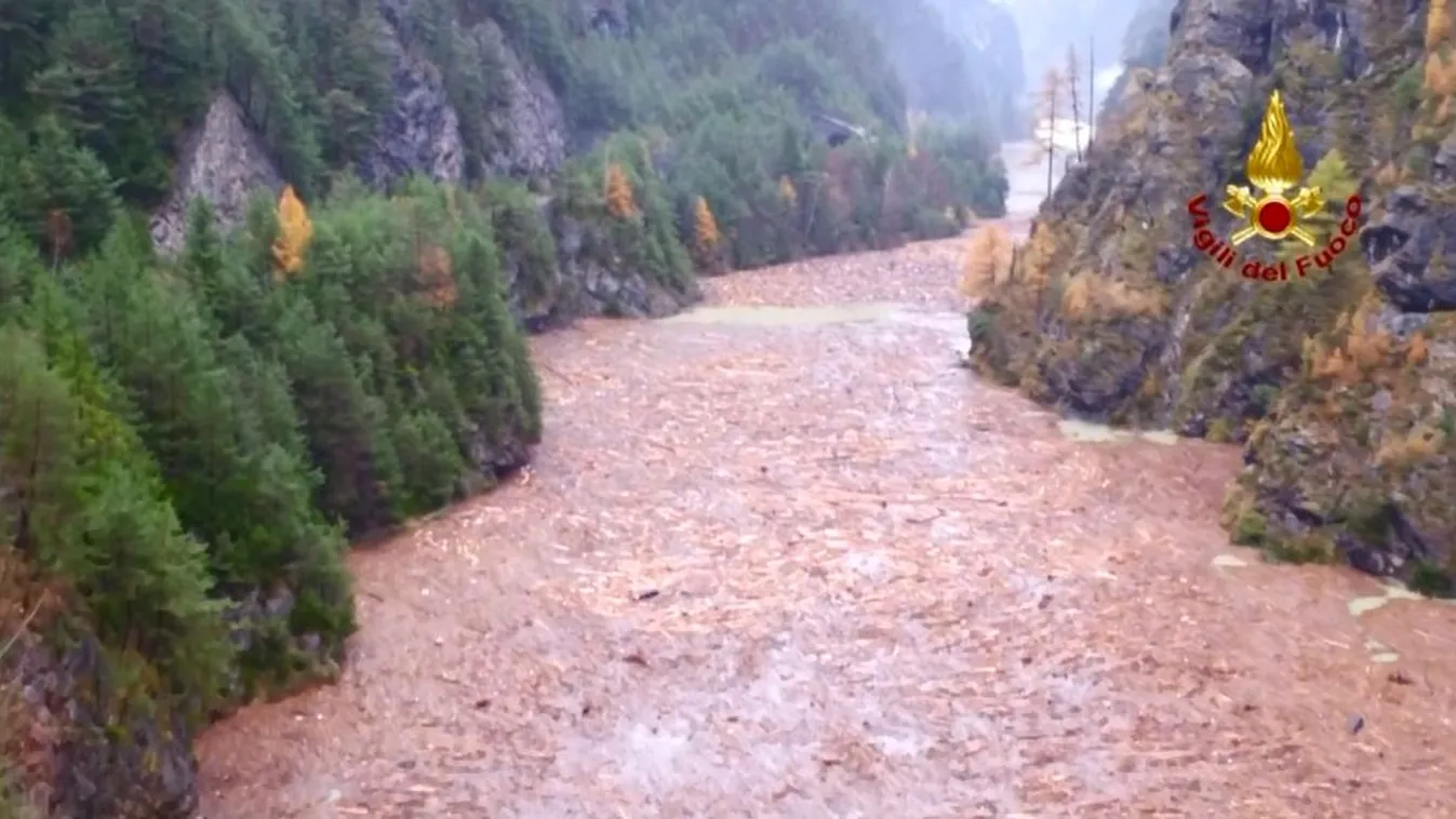 Egy család kilenc tagja vesztette életét az áradásokban