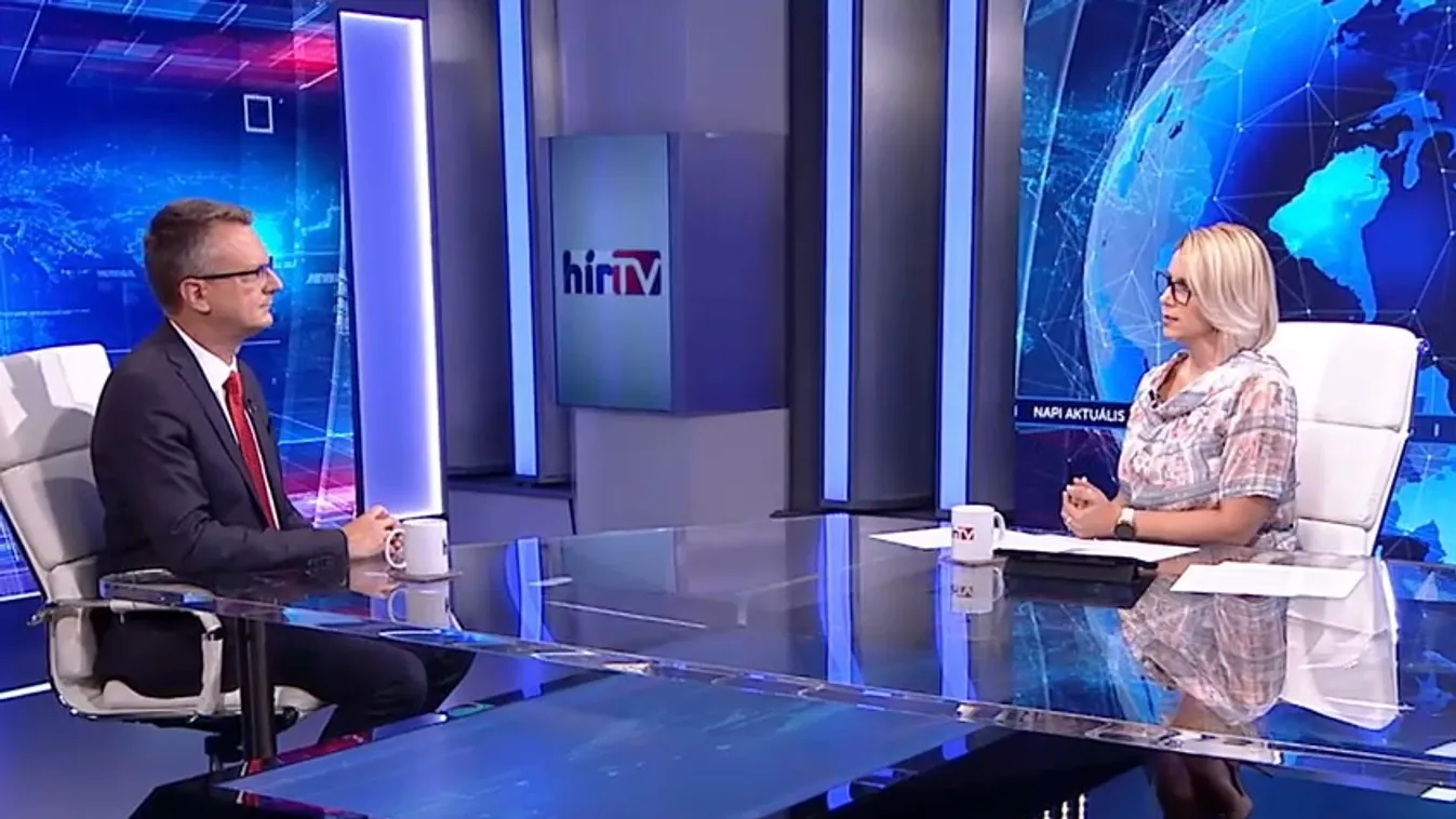 Vizsgát kell tenni a tanároknak a Nemzeti Alaptantervből + videó