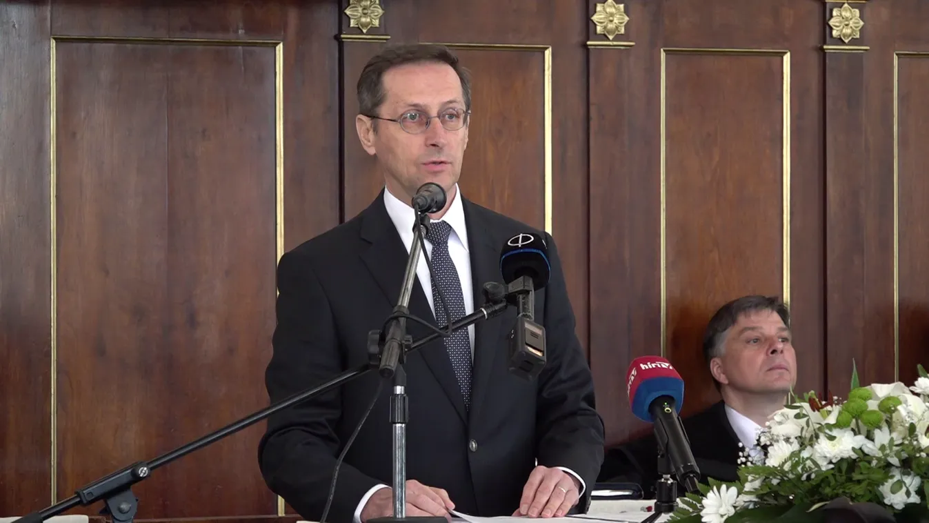 Varga Mihály: a kormány kiáll Európa keresztény alapjai mellett + videó