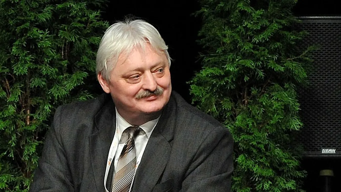 Gajdics Ottó: Matura maszkban