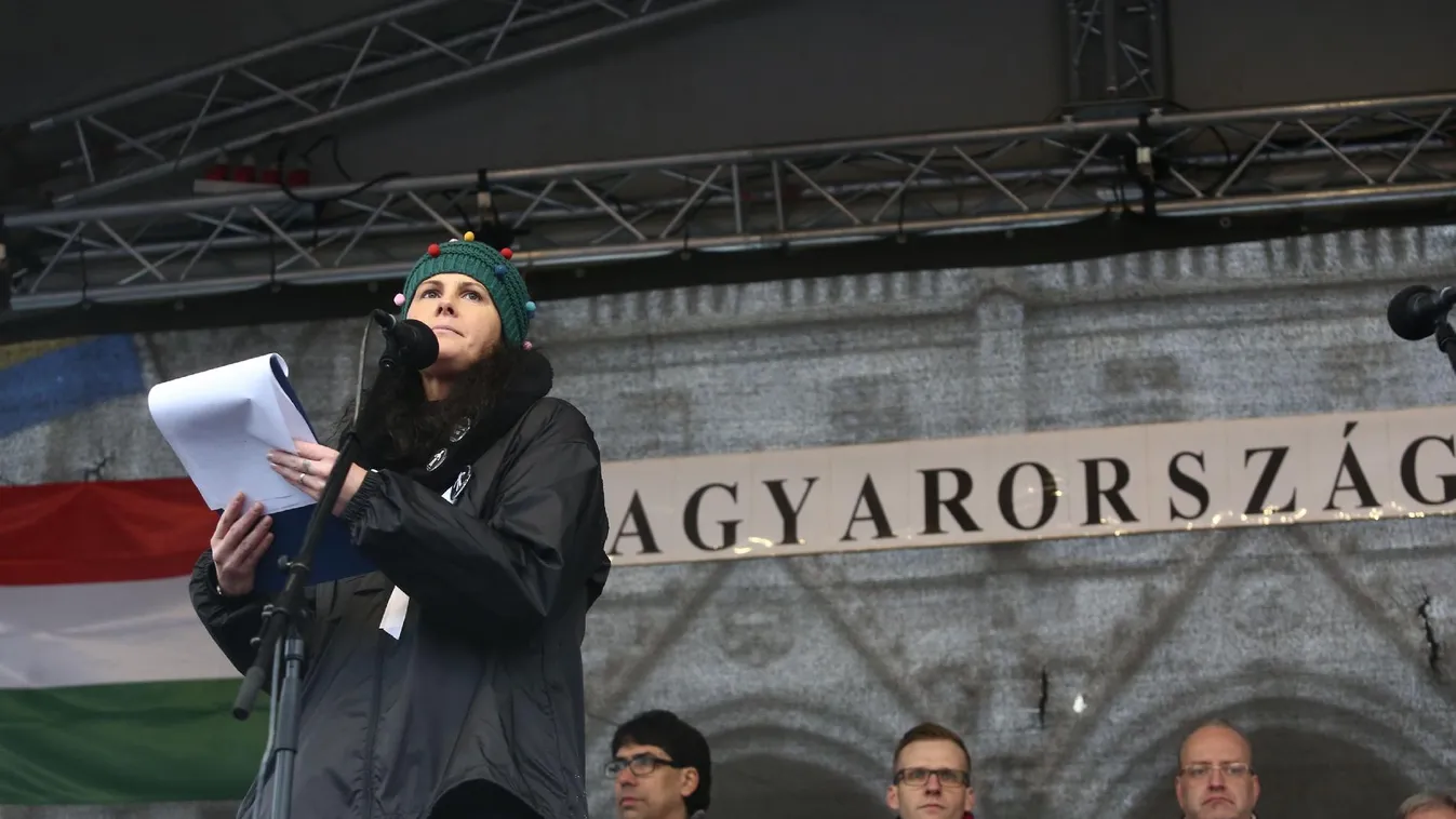 Kilátástalan – Magyarország élőben