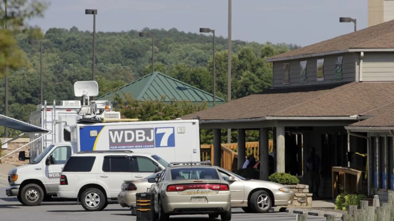Élő adásban lőtték le a riportert és az operatőrt