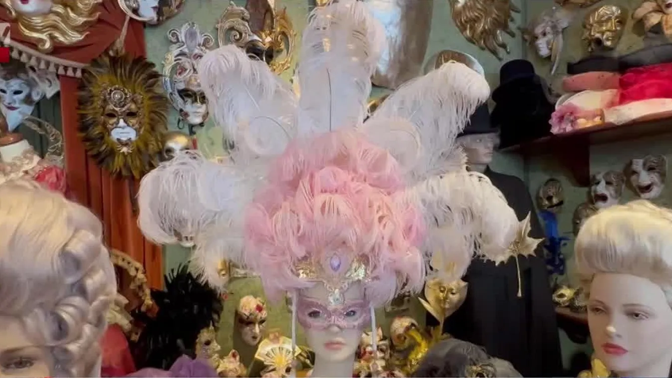 Parádés vízi felvonulással kezdődött isén a velencei karnevál  + videó