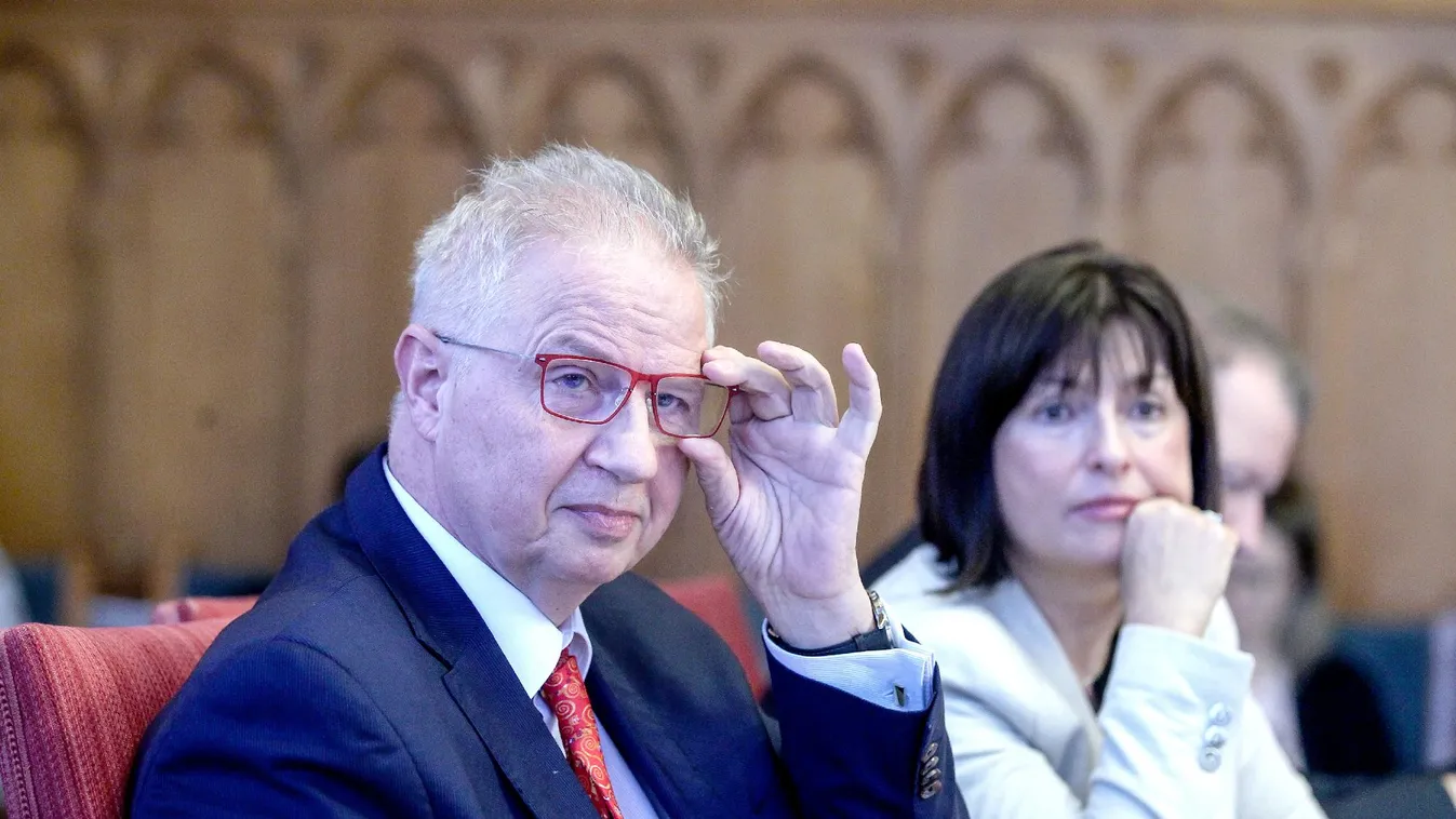 „Óriási baklövést követett el az EP”