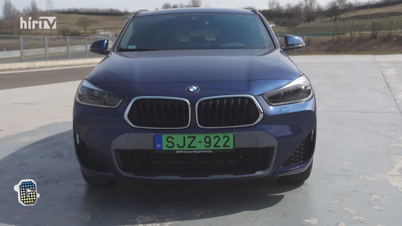 Garázs: Nagyszínpadon a legkisebb BMW