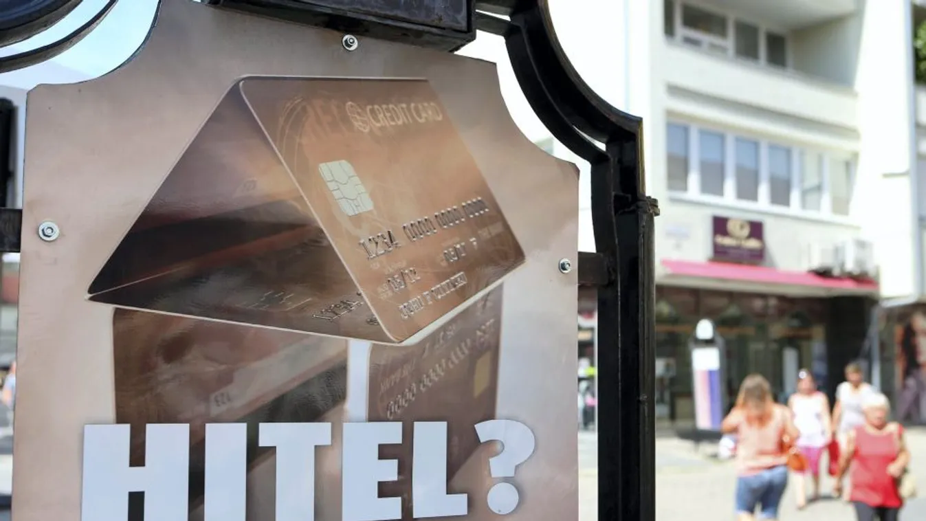 Több hitelt vesznek fel a családok